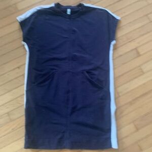 Reitmans Hyba Navy with white side stripe Size XL.